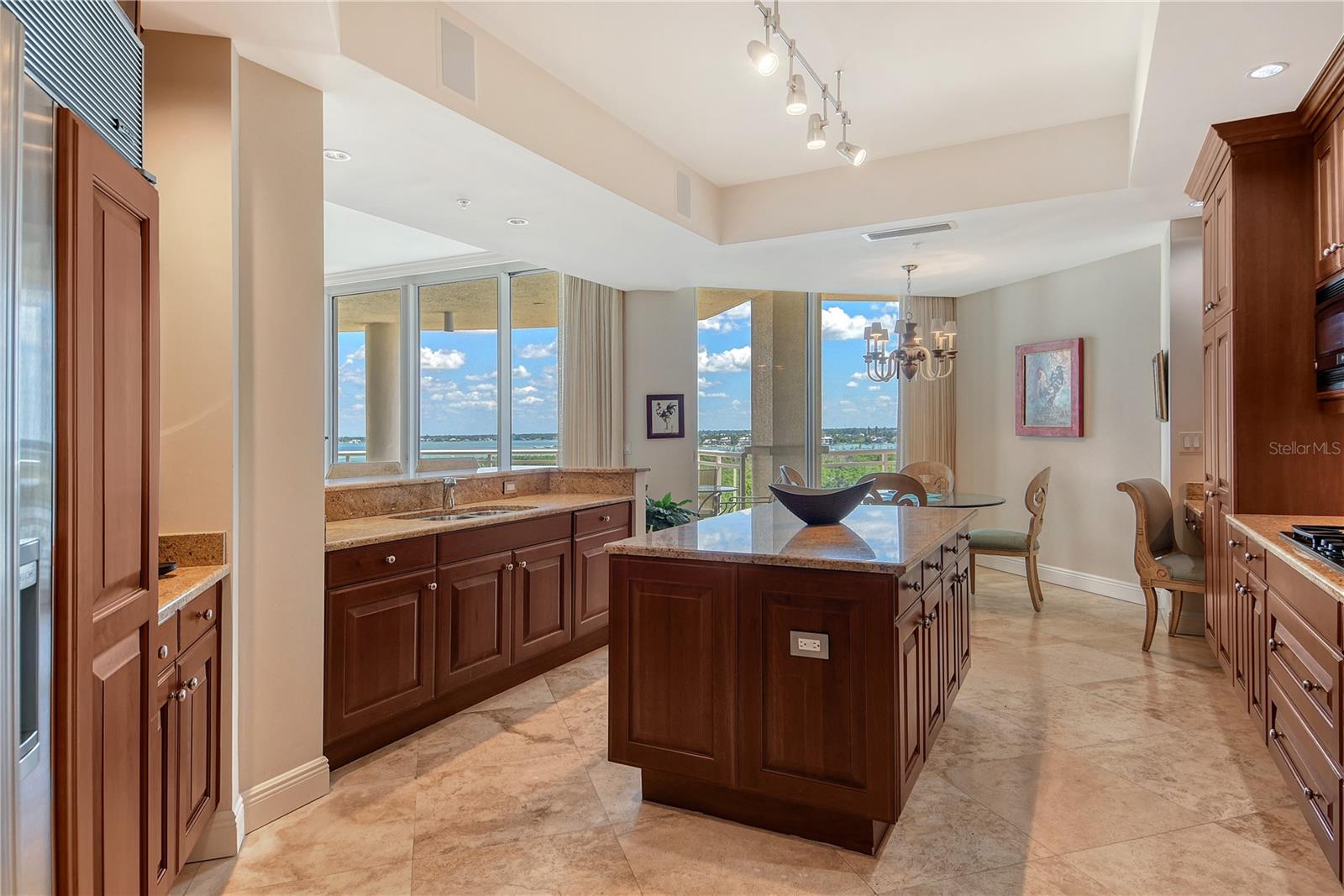 THE BEACH RESIDENCES - Residential