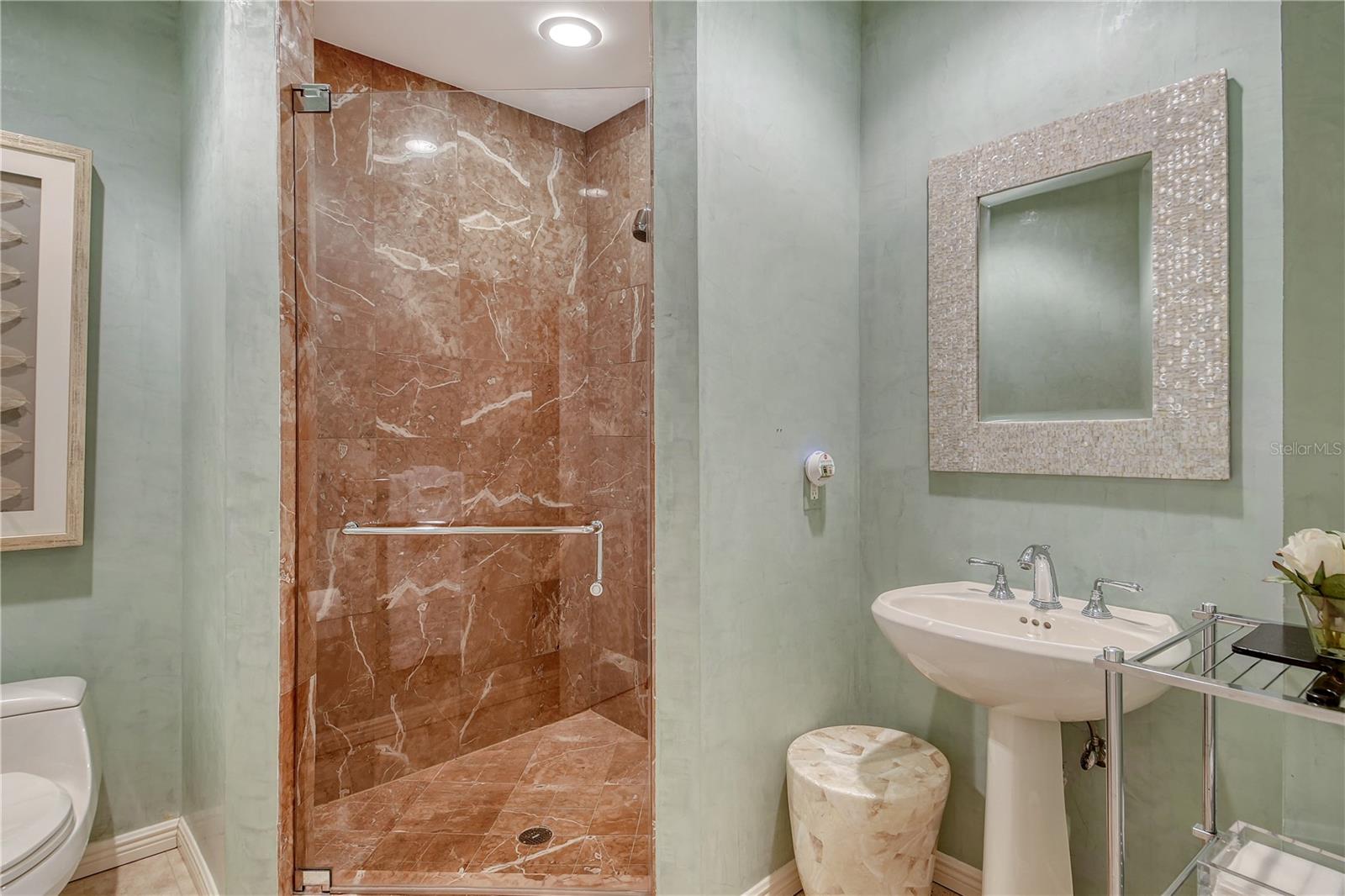 THE BEACH RESIDENCES - Residential