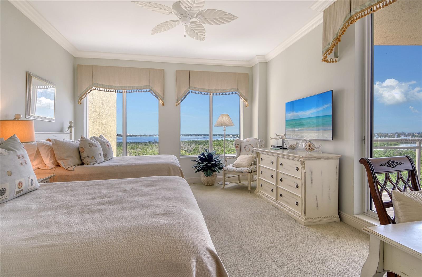 THE BEACH RESIDENCES - Residential