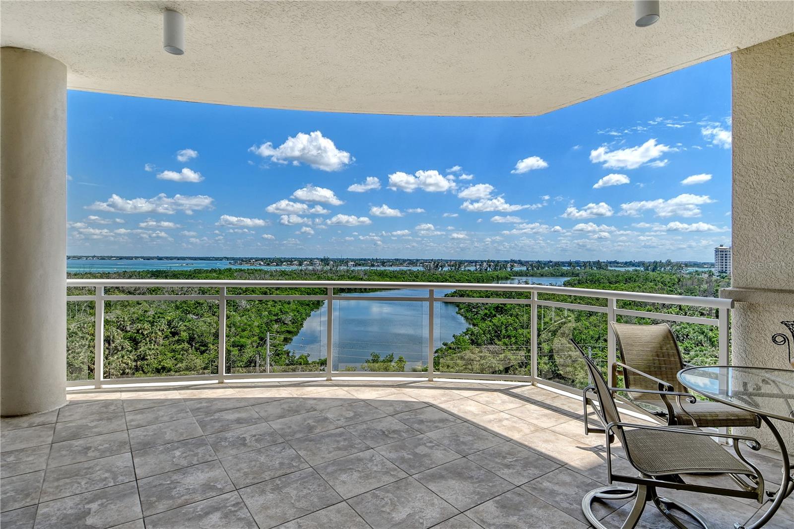 THE BEACH RESIDENCES - Residential