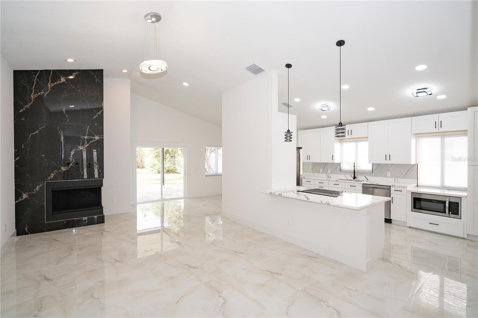 WALDEN LAKE UNIT 30 PH 1 SE - Residential Lease