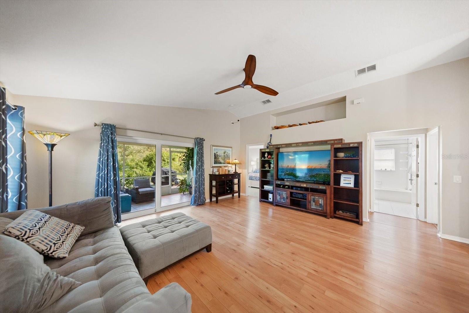 2939 WOOD POINTE DRIVE