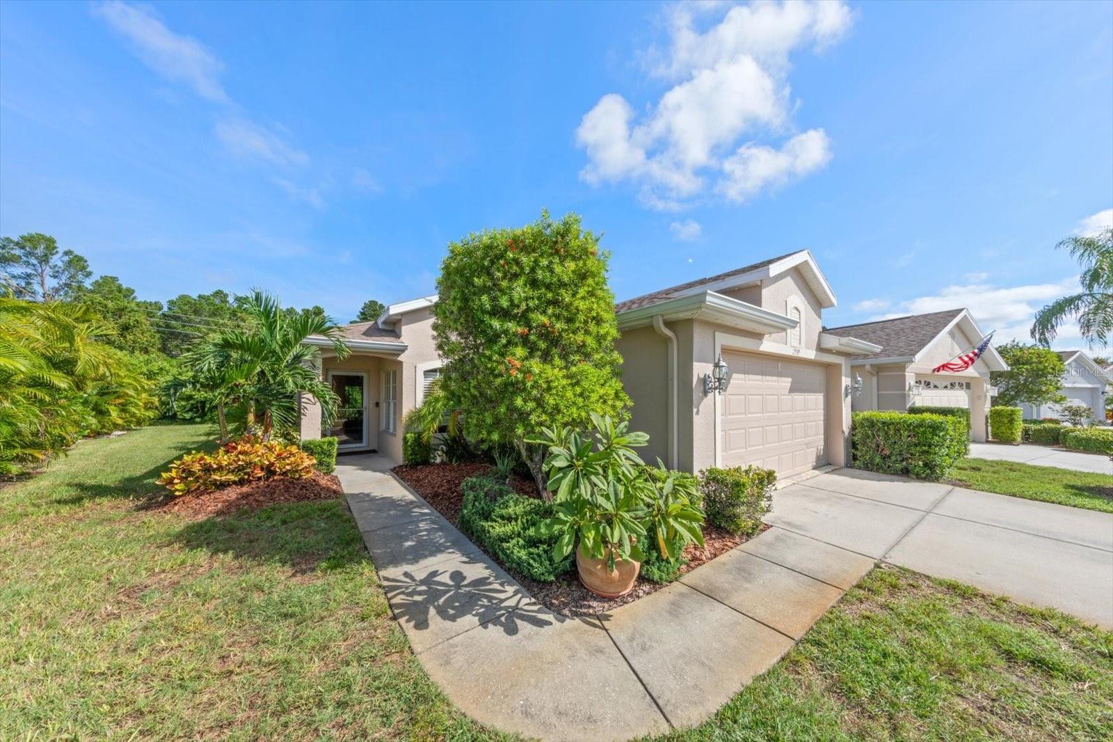 2939 WOOD POINTE DRIVE
