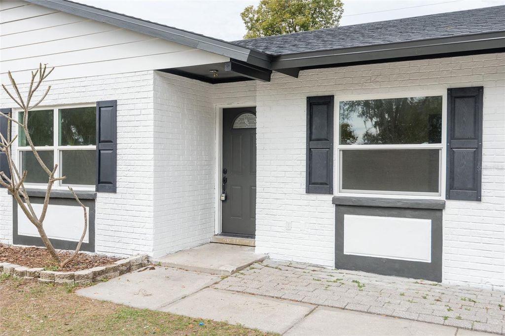 Photo of 916 Tangelo Place, Brandon, FL 33510 (MLS # TB8464878)