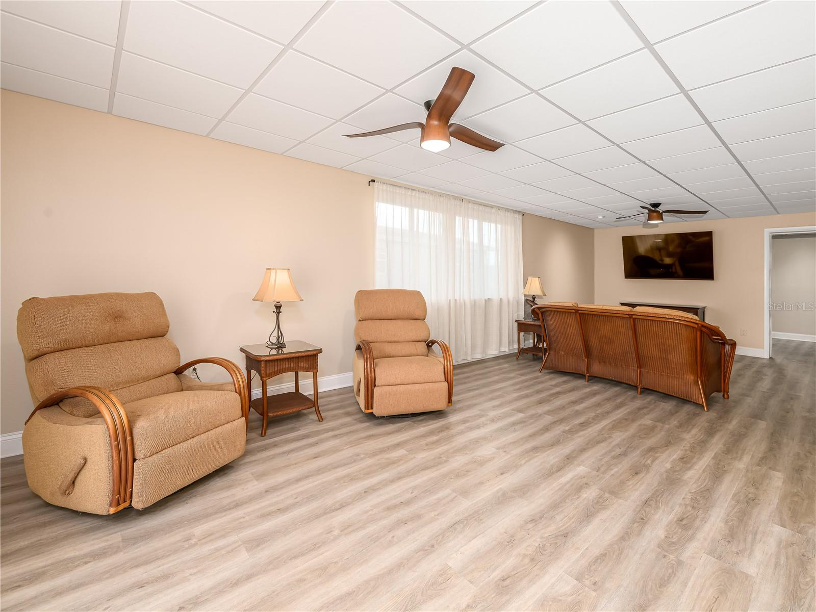 SUBURBAN CLUB ESTATES - Residential Lease