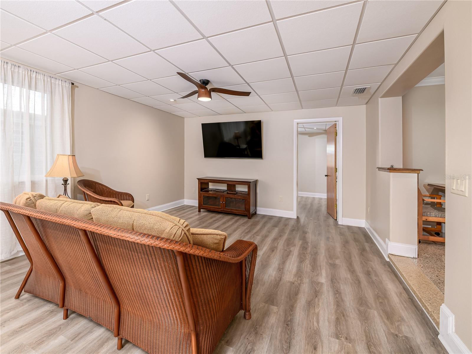 SUBURBAN CLUB ESTATES - Residential Lease