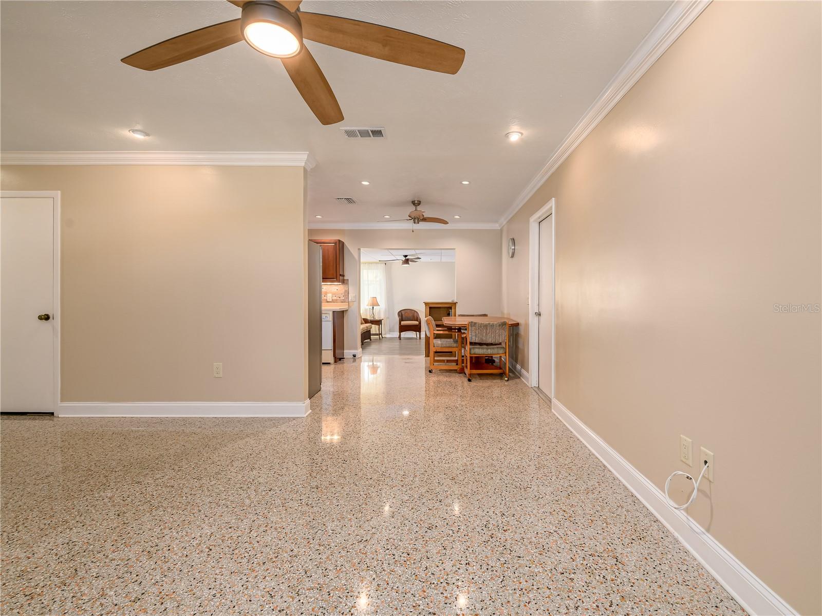 SUBURBAN CLUB ESTATES - Residential Lease