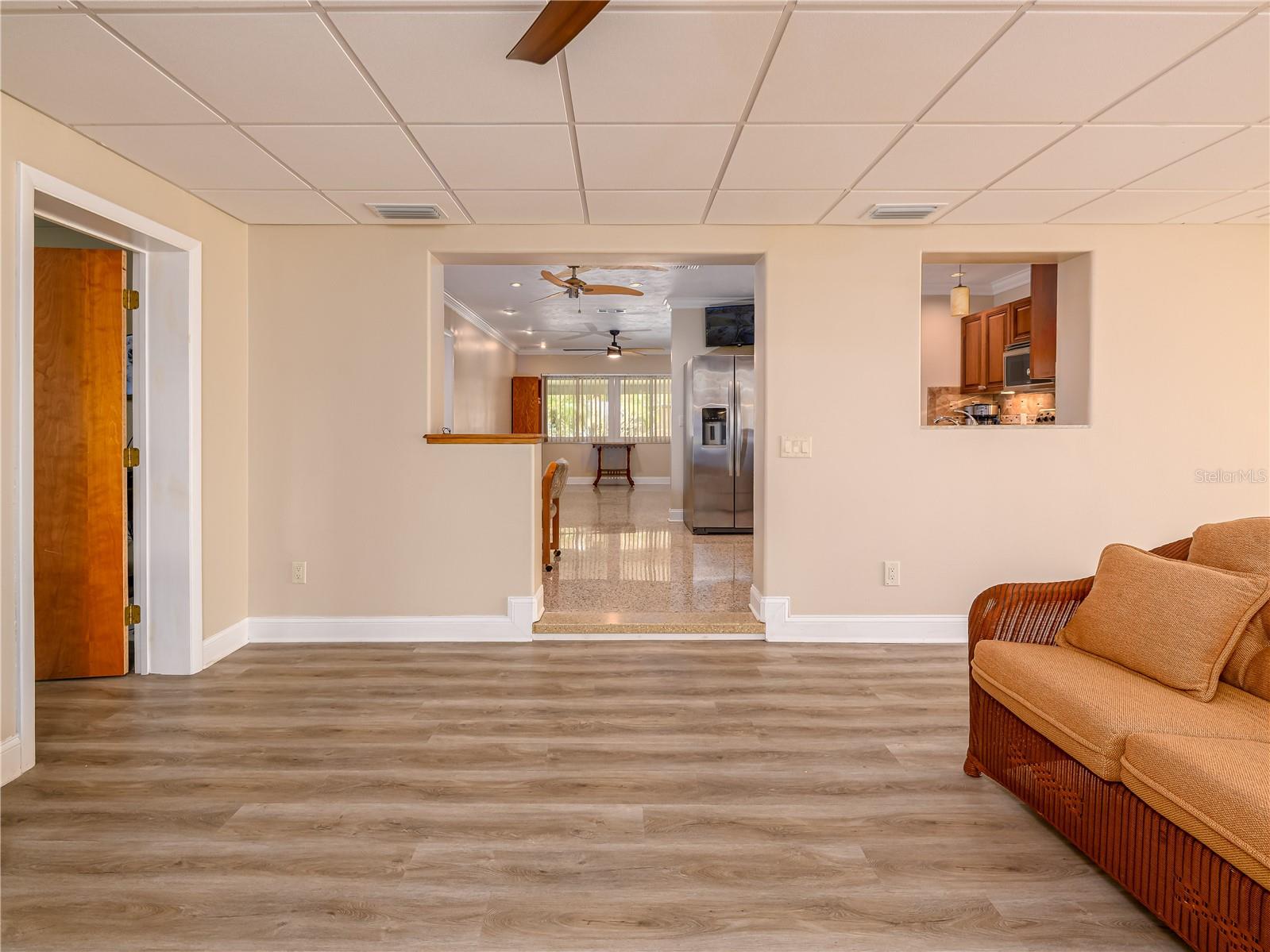 SUBURBAN CLUB ESTATES - Residential Lease