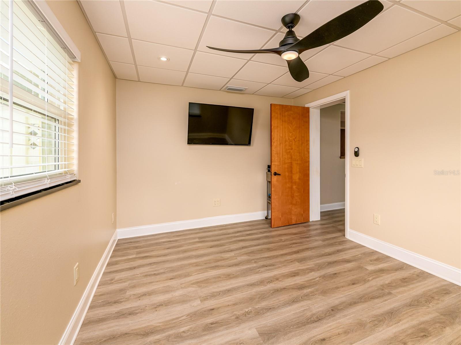 SUBURBAN CLUB ESTATES - Residential Lease