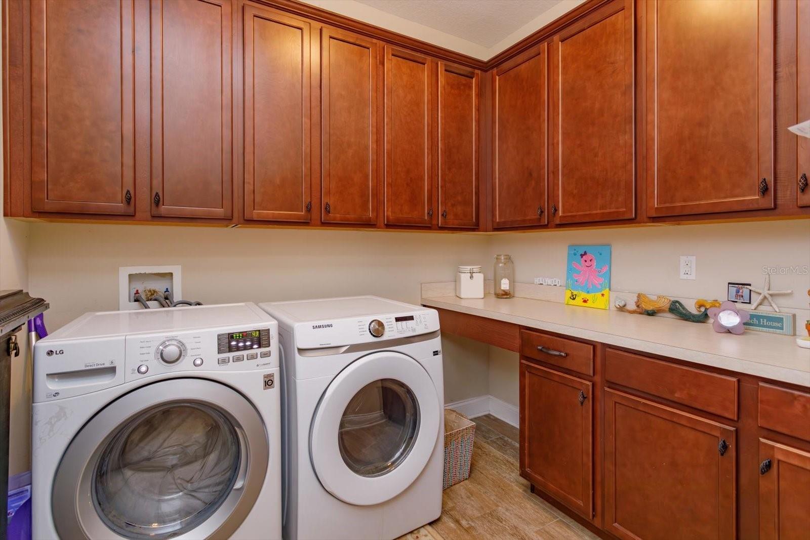 FOSTERS GROVE AT OVIEDO - Residential