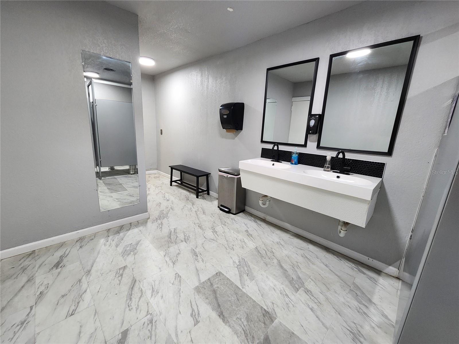 EDINA GARDEN OF EDEN - Commercial Sale