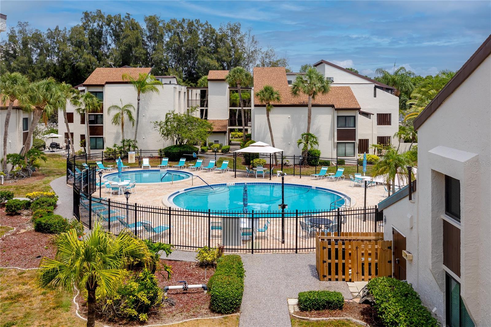 CHATEAU BELLEAIR CONDO - Residential