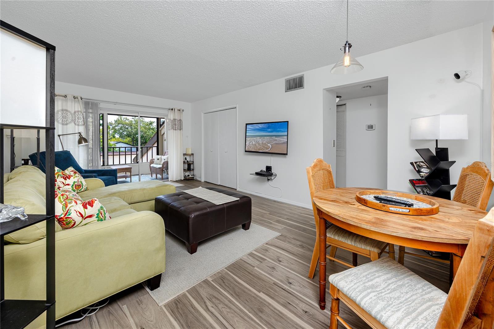 CHATEAU BELLEAIR CONDO - Residential