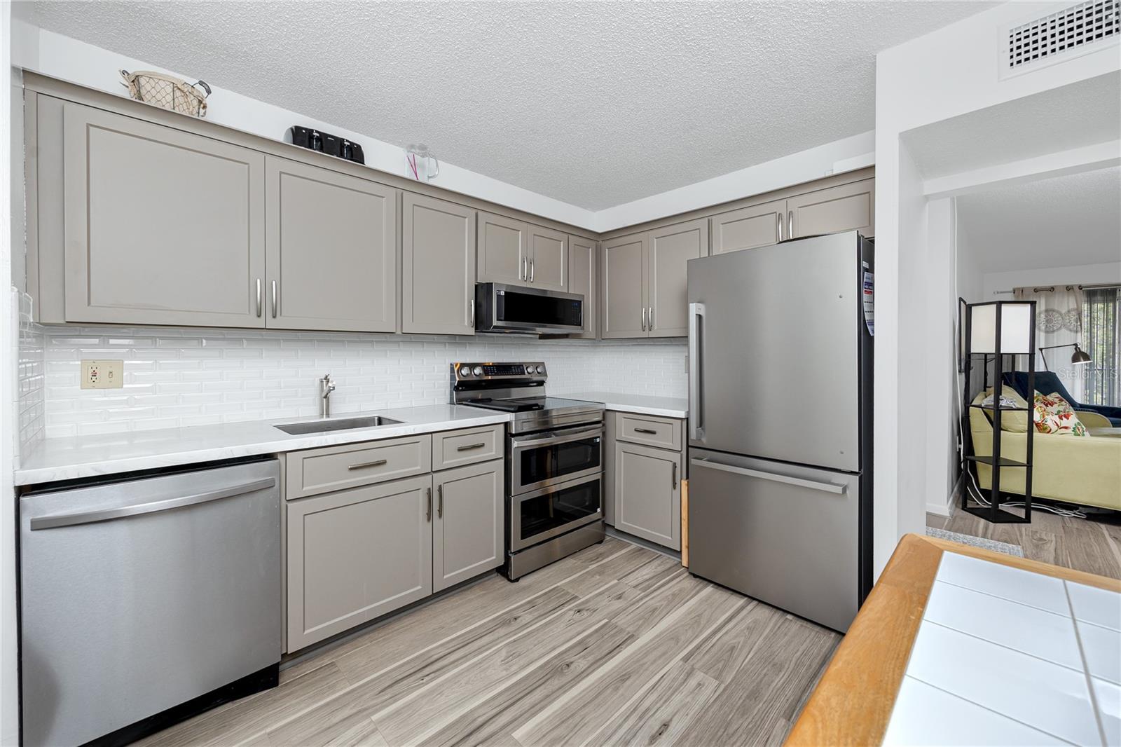 CHATEAU BELLEAIR CONDO - Residential