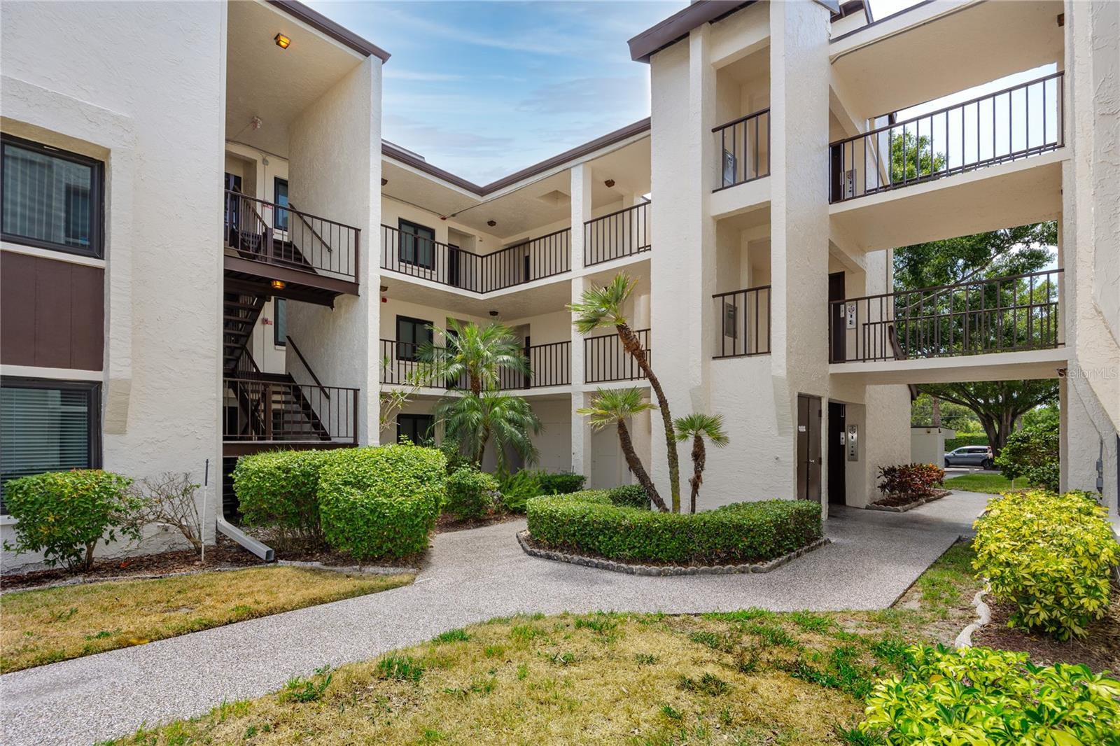 CHATEAU BELLEAIR CONDO - Residential