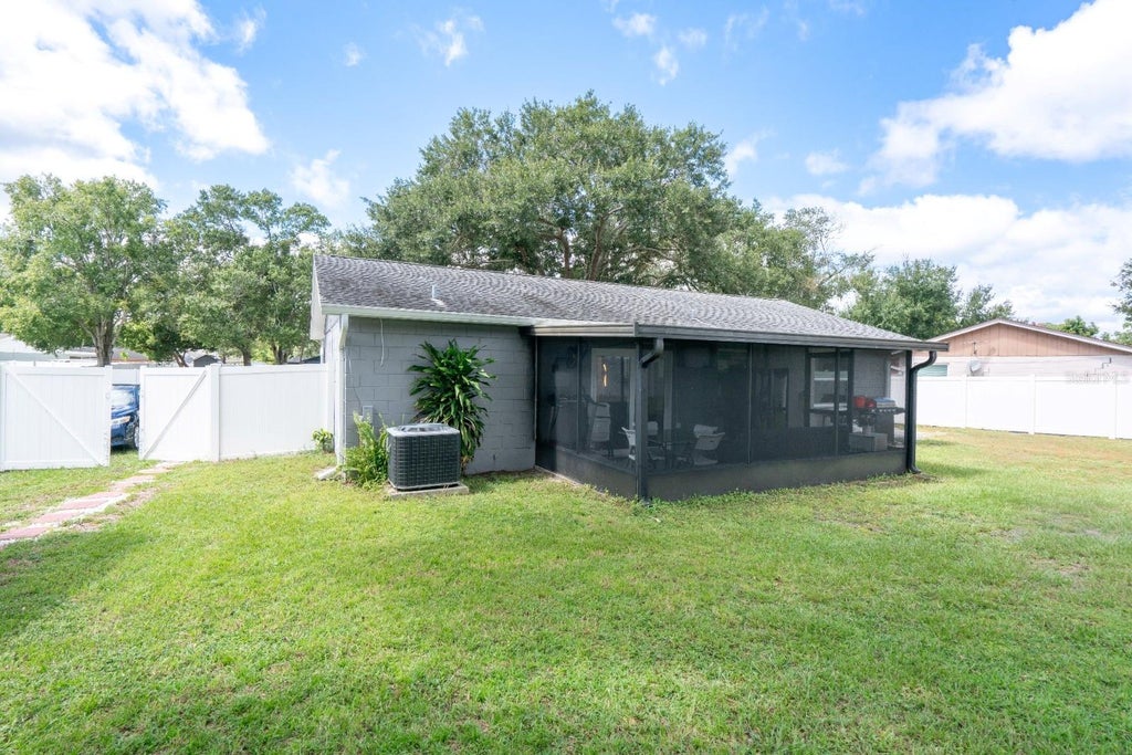 Photo of 13915 Bridgeport Drive, Tampa, FL 33625 (MLS # TB8553027)