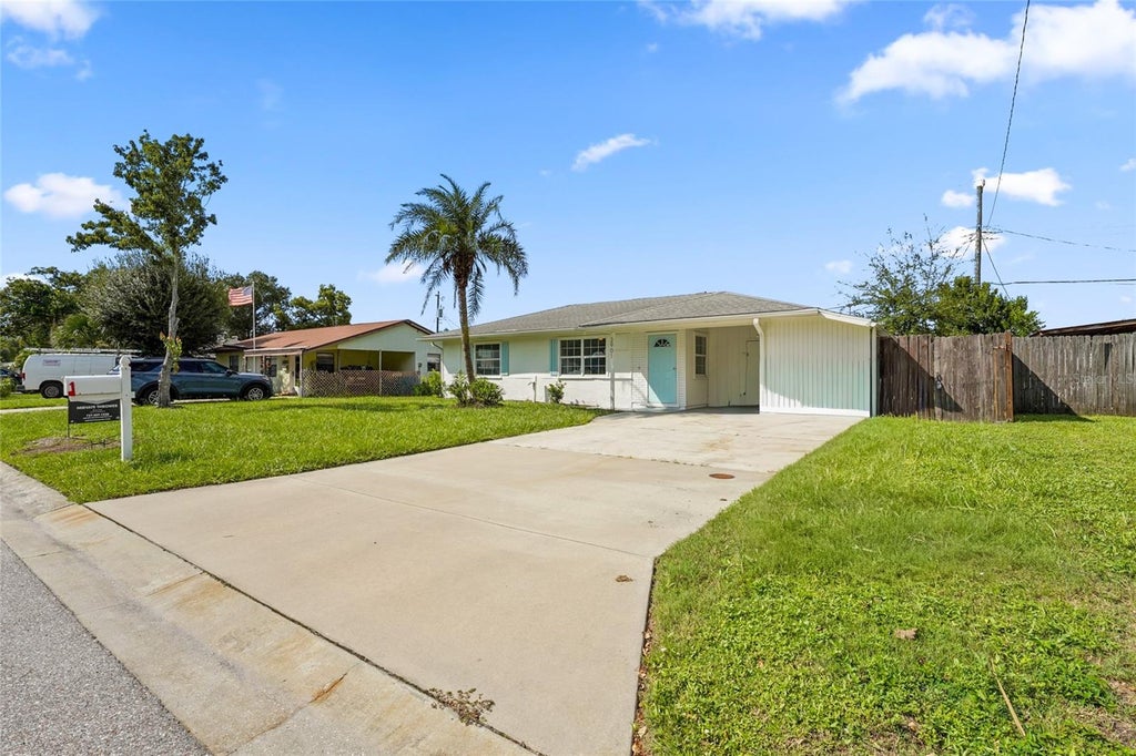 Photo of 2901 Poplar Street, Sarasota, FL 34237 (MLS # TB8551974)