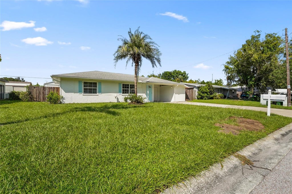 Photo of 2901 Poplar Street, Sarasota, FL 34237 (MLS # TB8551974)