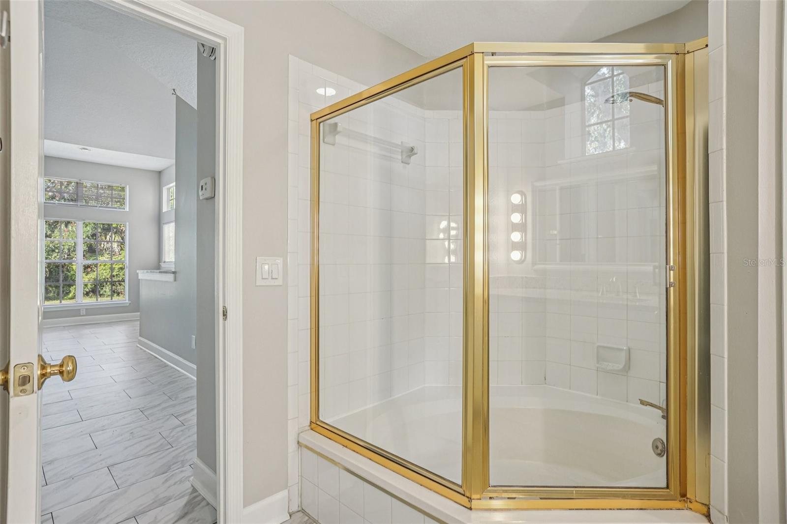 BARCLAY PLACE A CONDOMINIUM - Residential