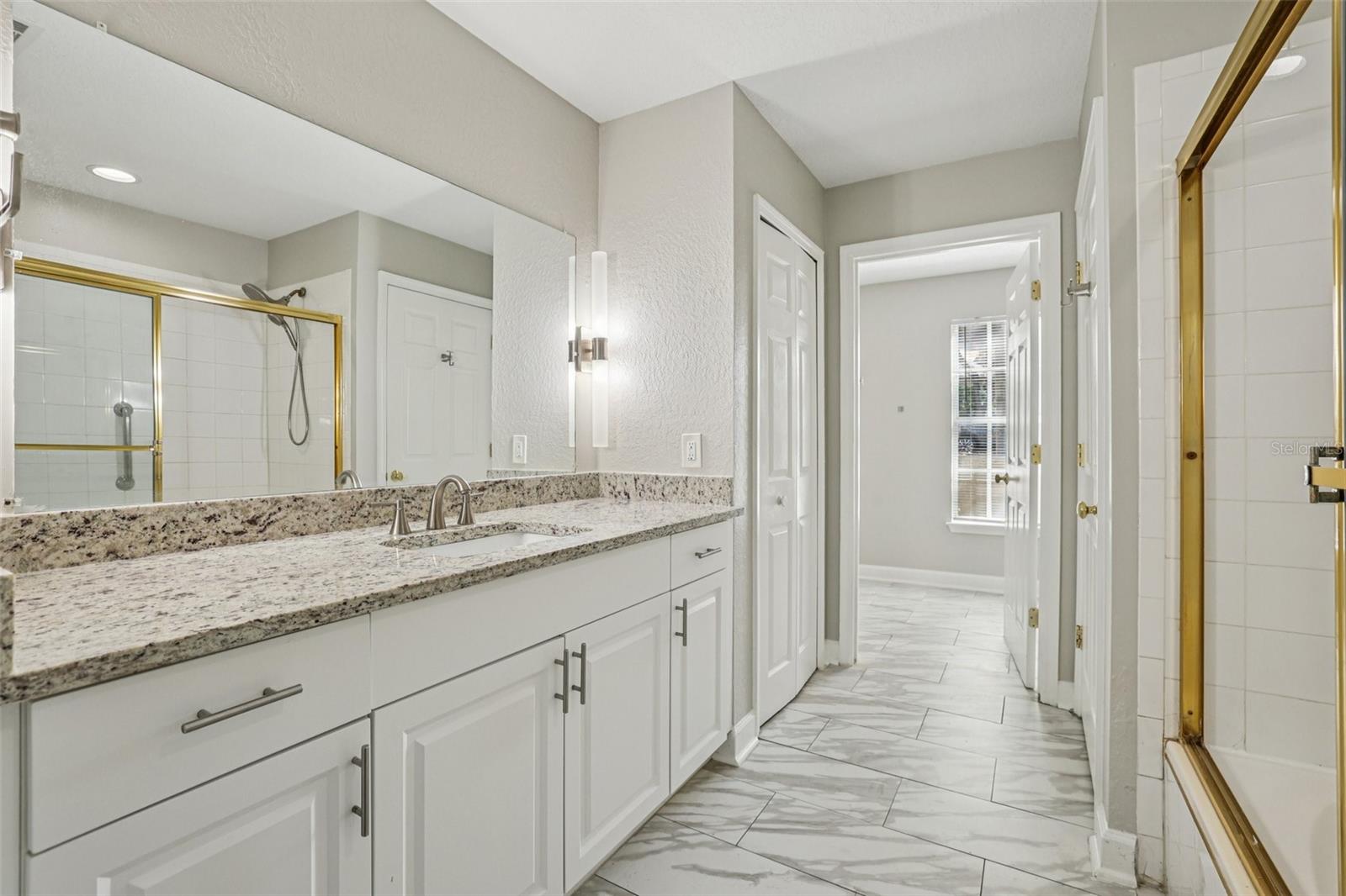 BARCLAY PLACE A CONDOMINIUM - Residential