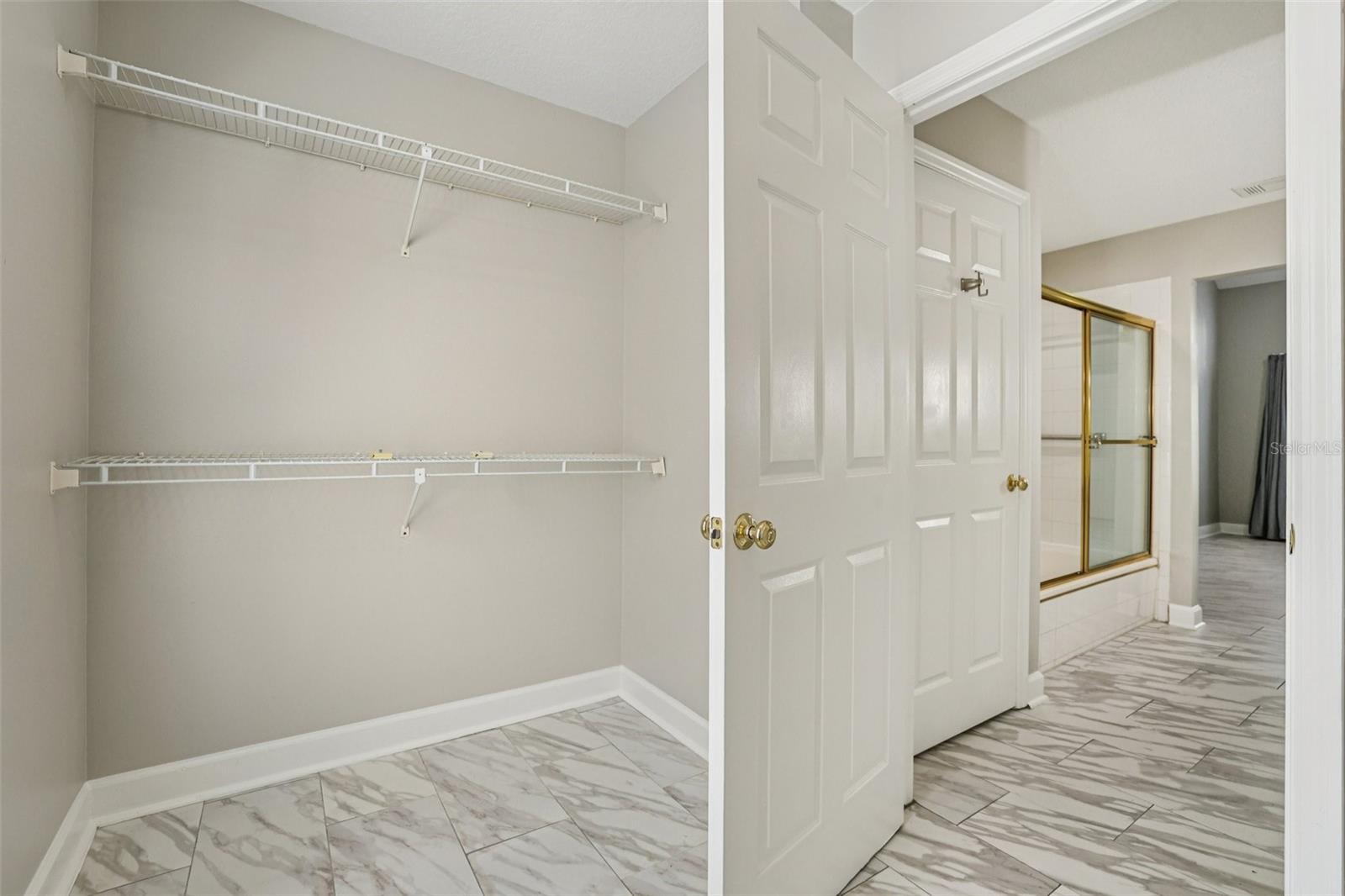 BARCLAY PLACE A CONDOMINIUM - Residential