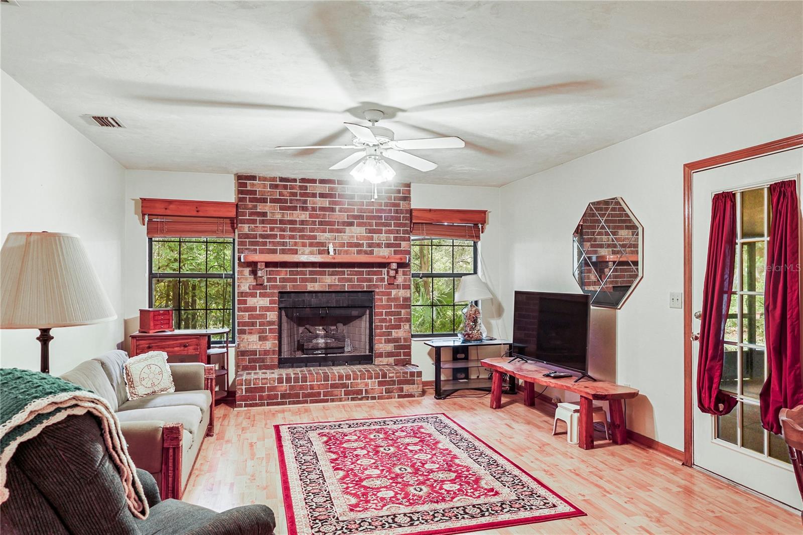 144 SW ENCHANTED COURT