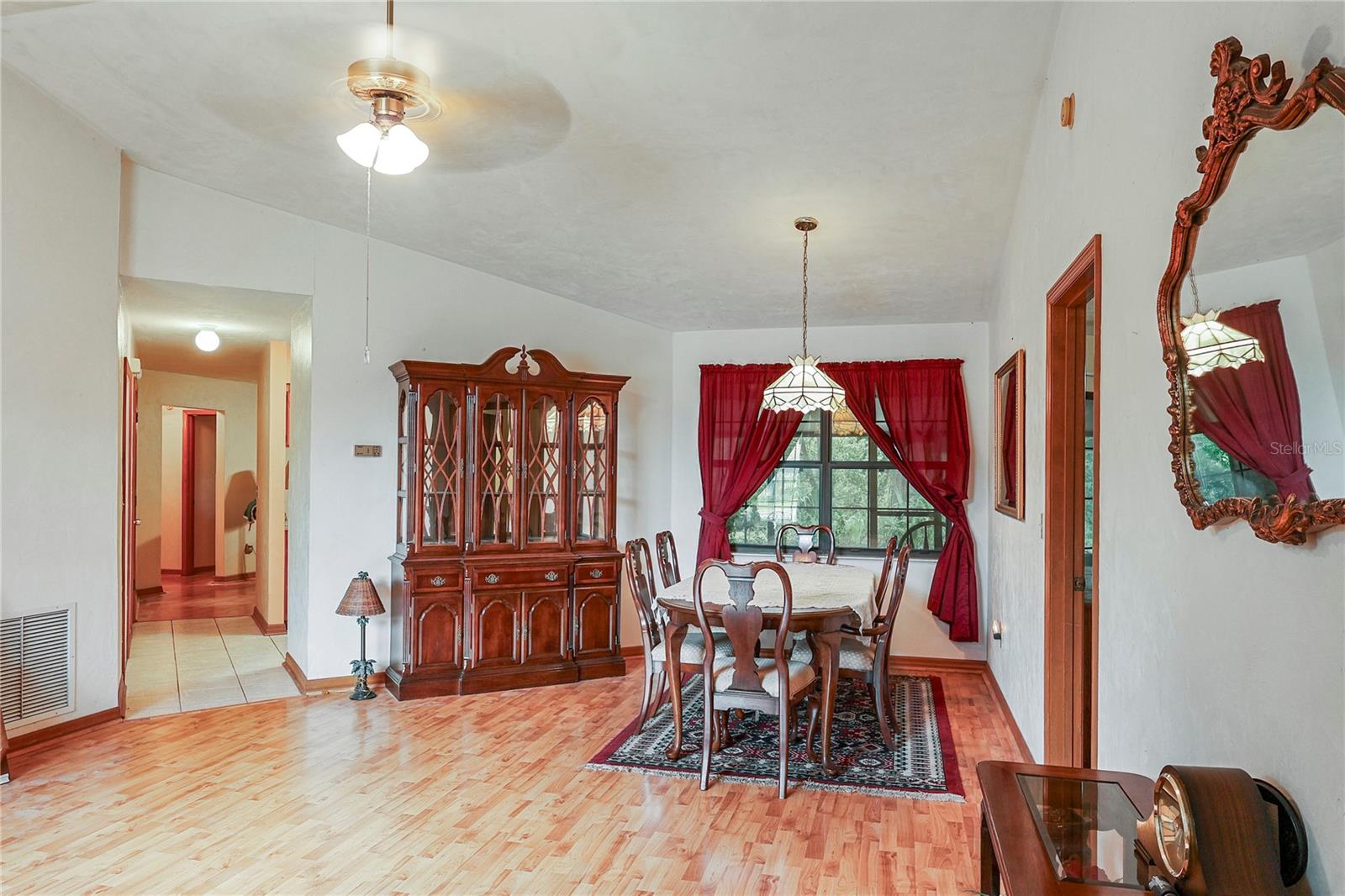 144 SW ENCHANTED COURT