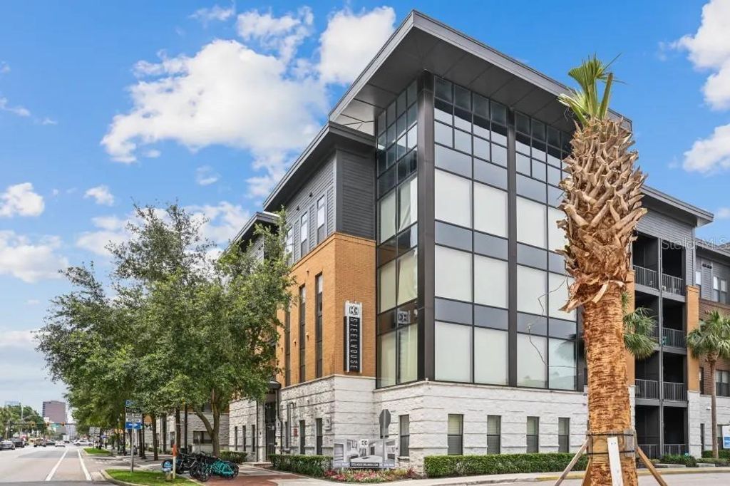 Photo of 776 N Orange Avenue, Orlando, FL 32801 (MLS # O6399291)