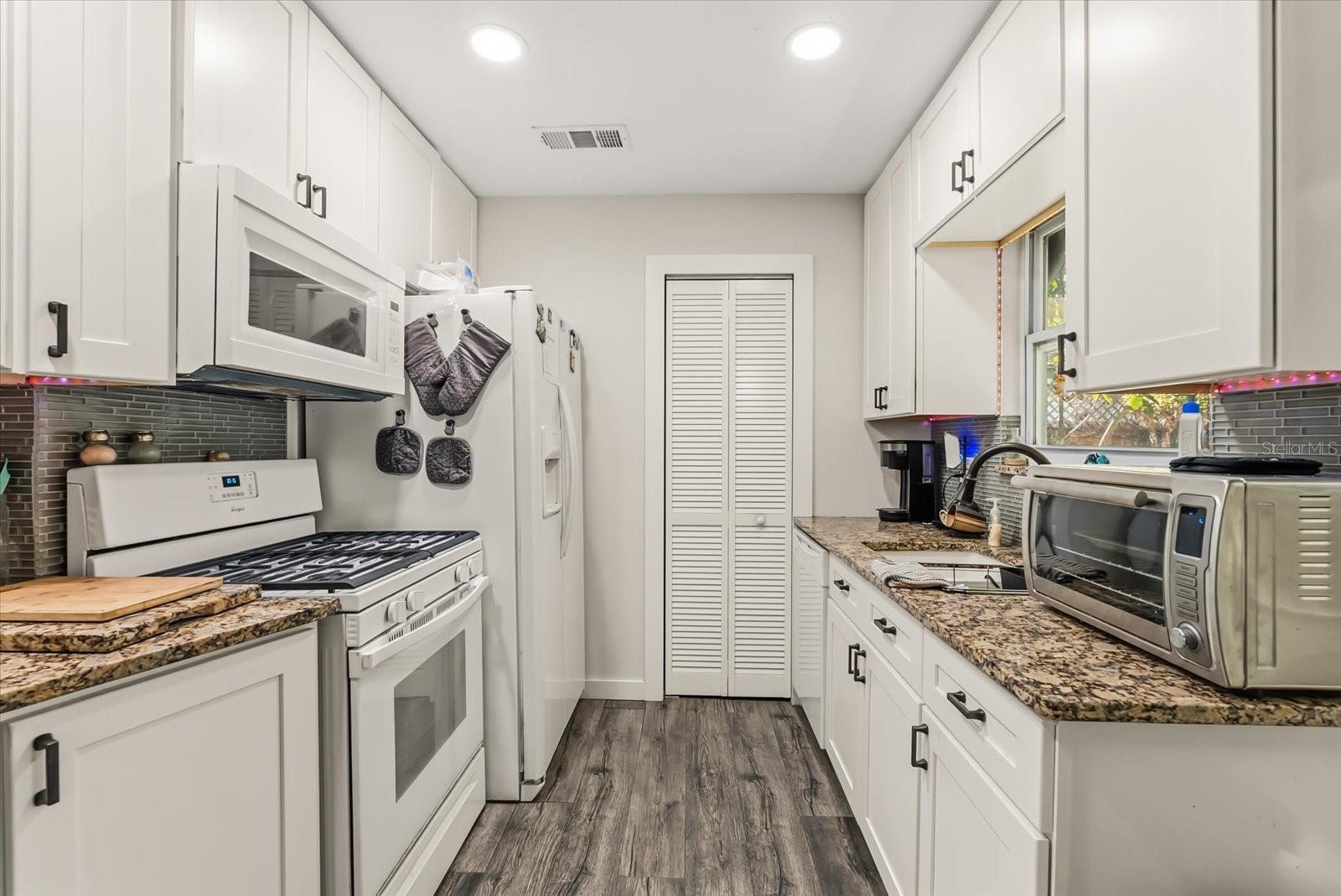 RAMBLEWOOD - Residential