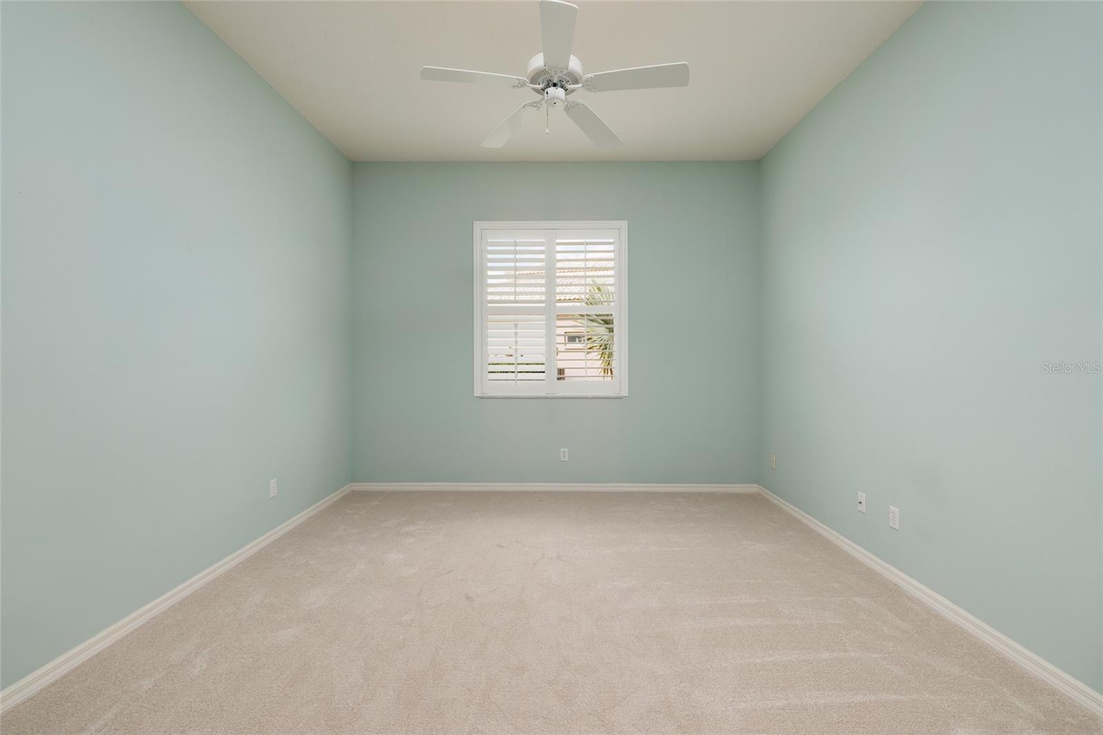 HERITAGE OAKS GOLF & COUNTRY CLUB - Residential