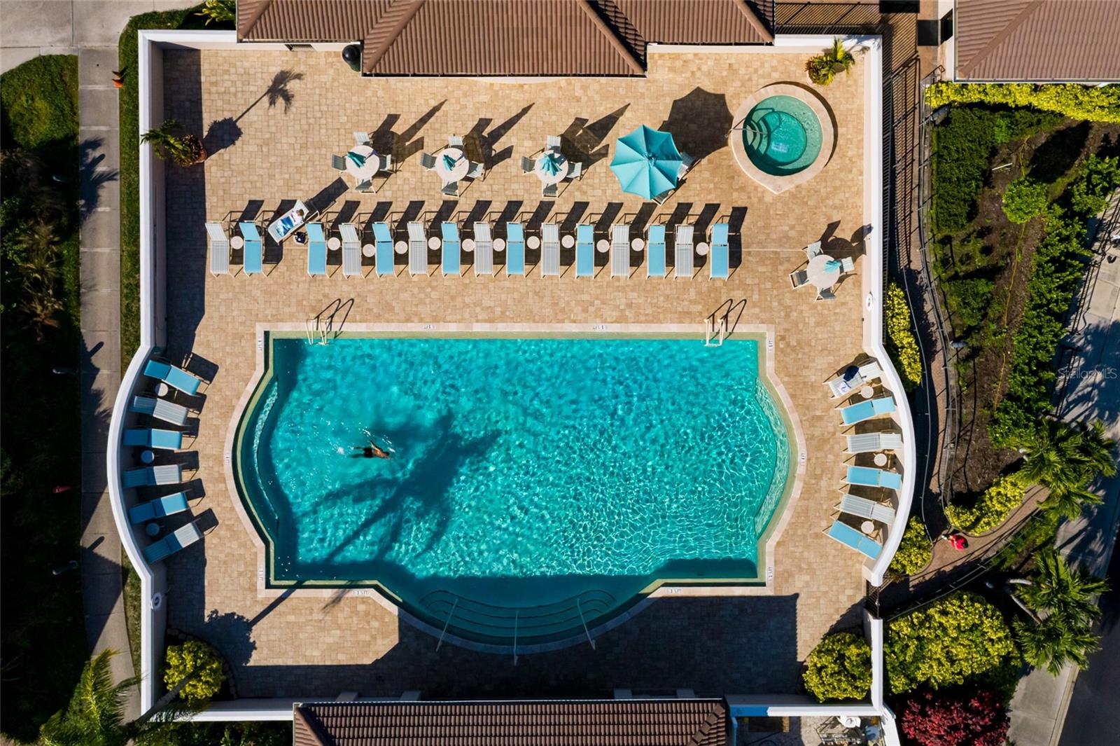 HERITAGE OAKS GOLF & COUNTRY CLUB - Residential