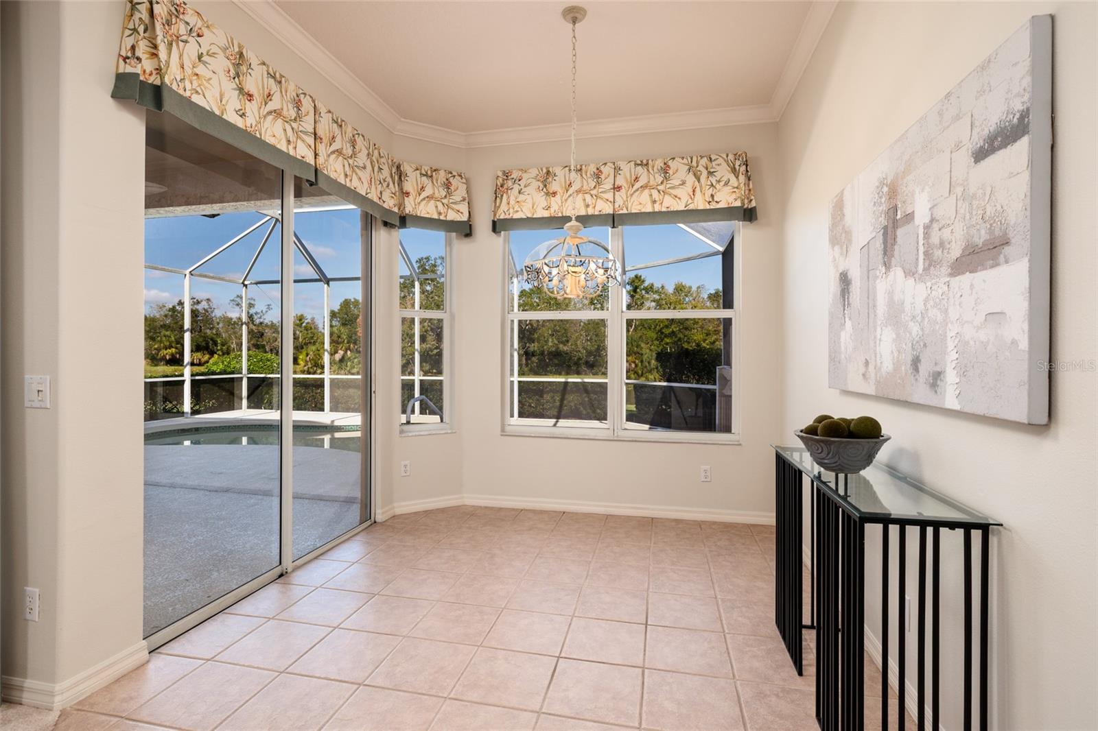 HERITAGE OAKS GOLF & COUNTRY CLUB - Residential