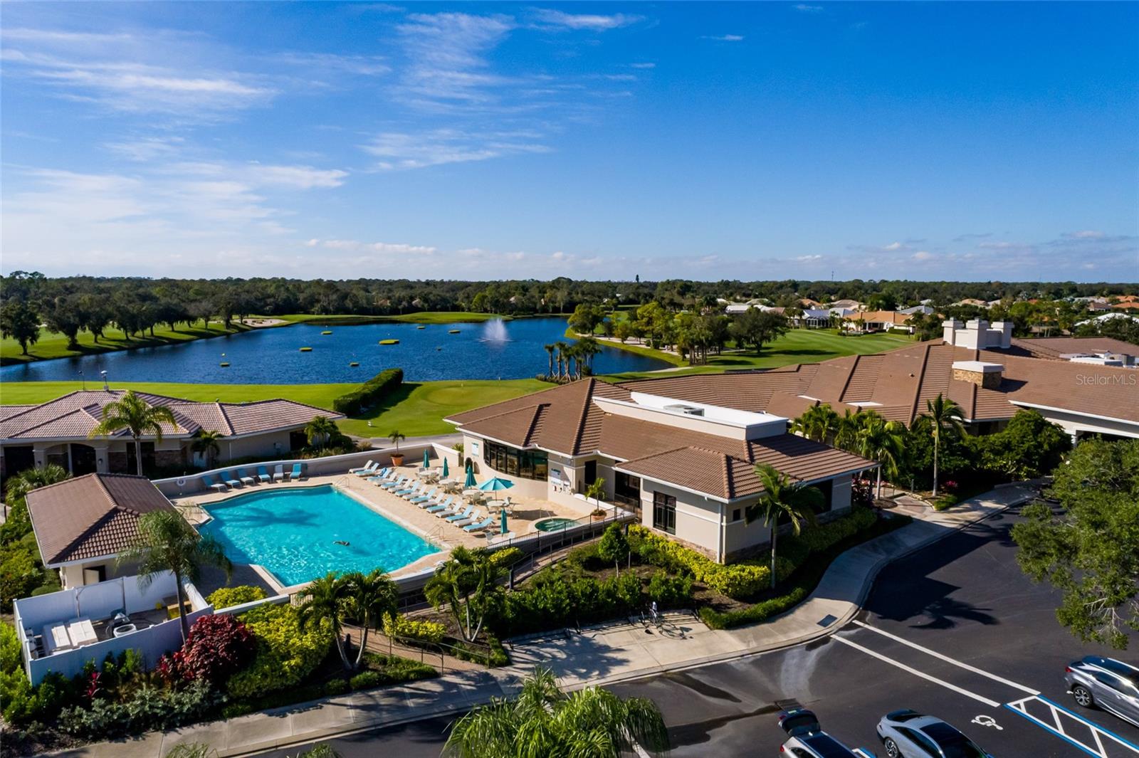 HERITAGE OAKS GOLF & COUNTRY CLUB - Residential