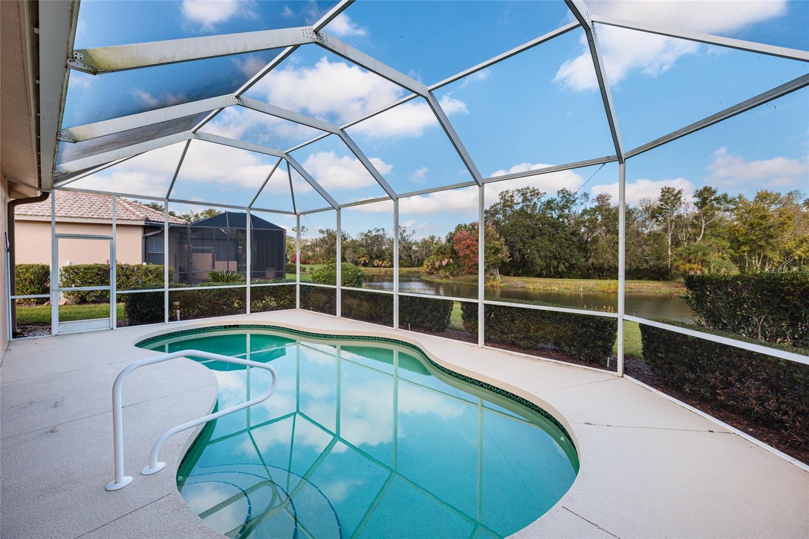 HERITAGE OAKS GOLF & COUNTRY CLUB - Residential