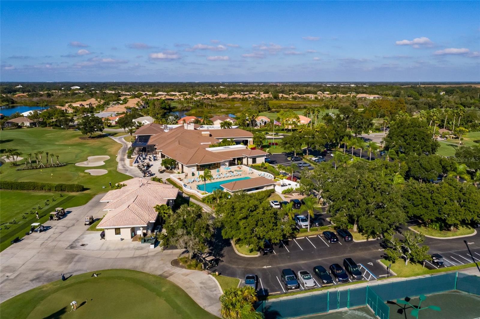 HERITAGE OAKS GOLF & COUNTRY CLUB - Residential