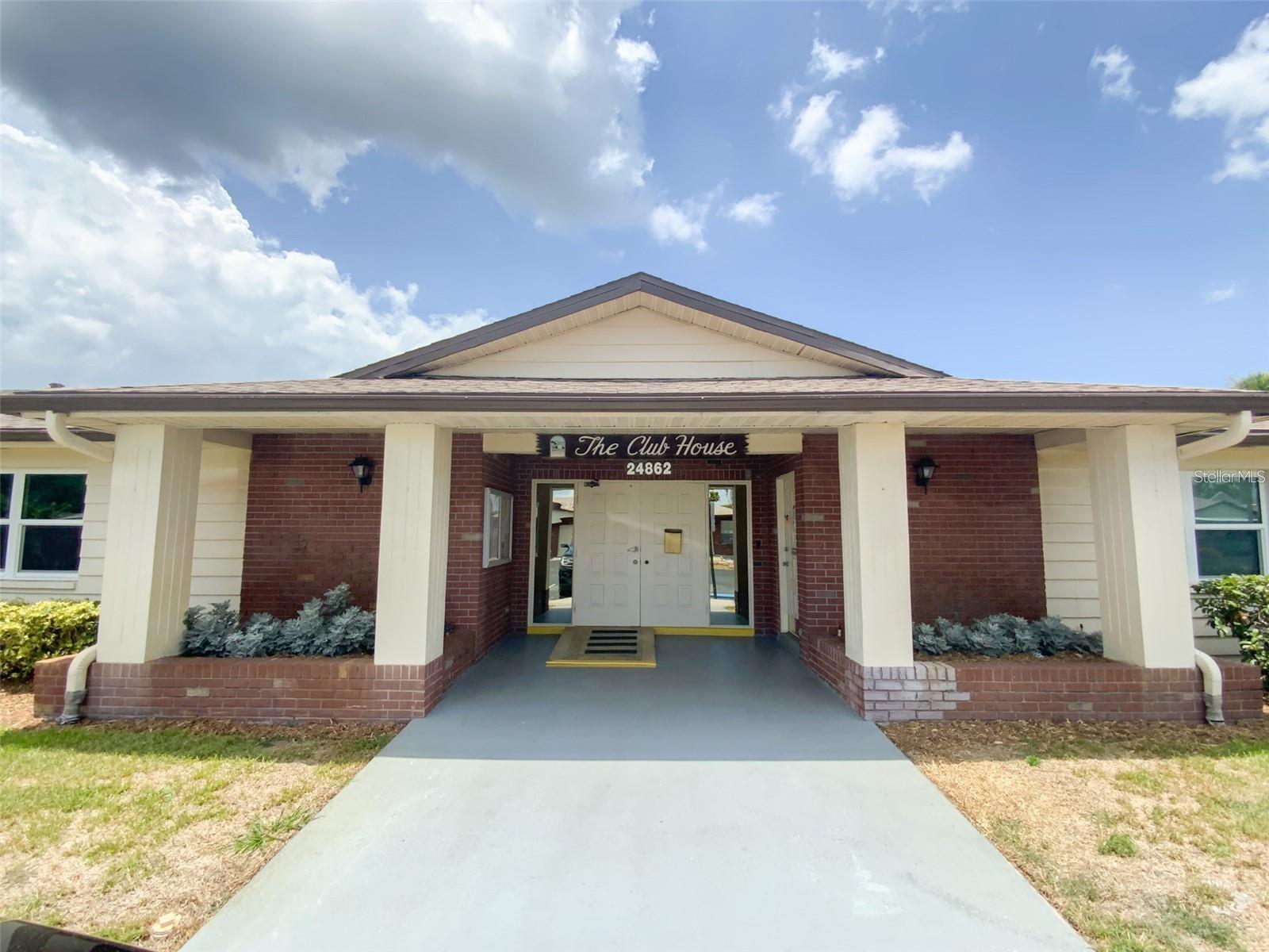 HILL CREST VILLAS - Residential