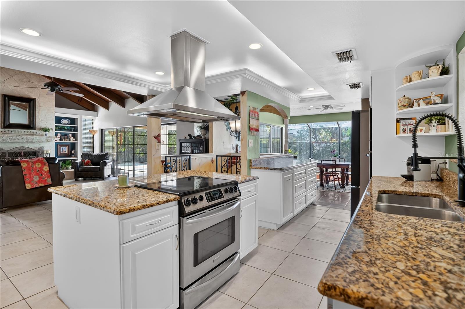 SOUTHERN OAKS - Residential