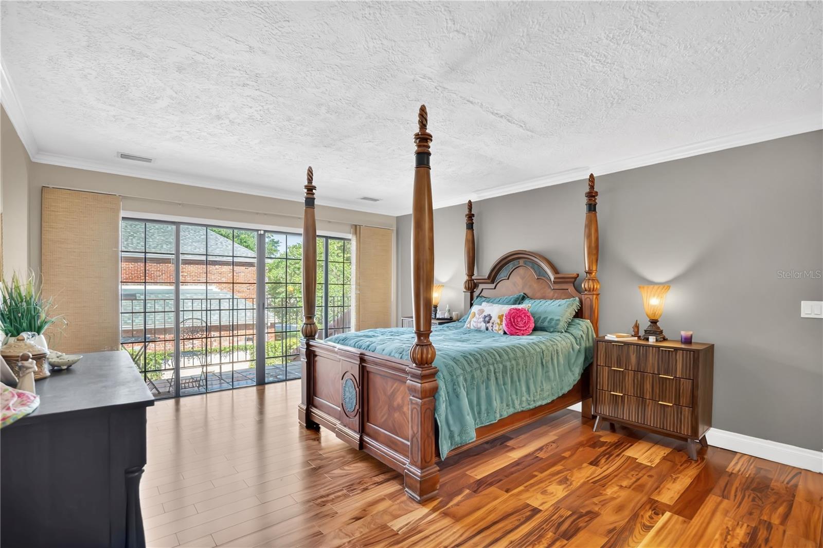 SOUTHERN OAKS - Residential
