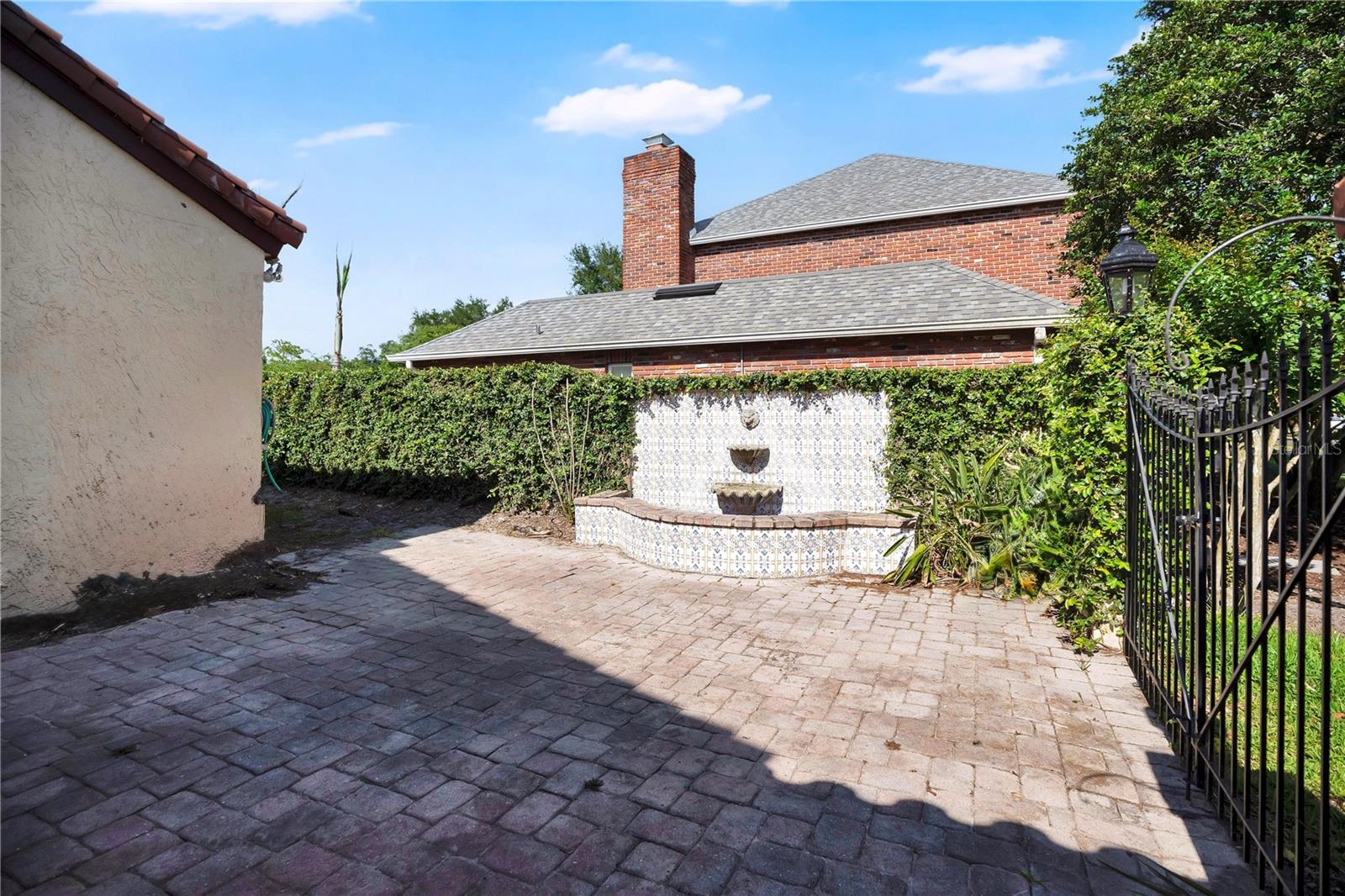 SOUTHERN OAKS - Residential