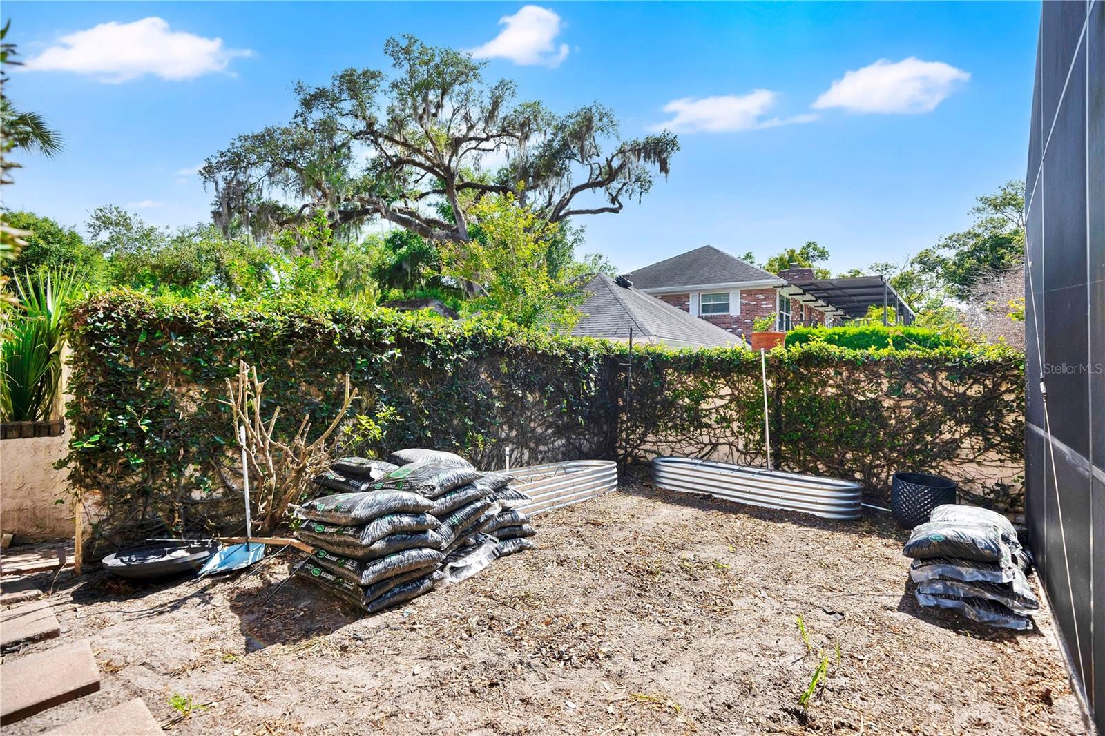 SOUTHERN OAKS - Residential