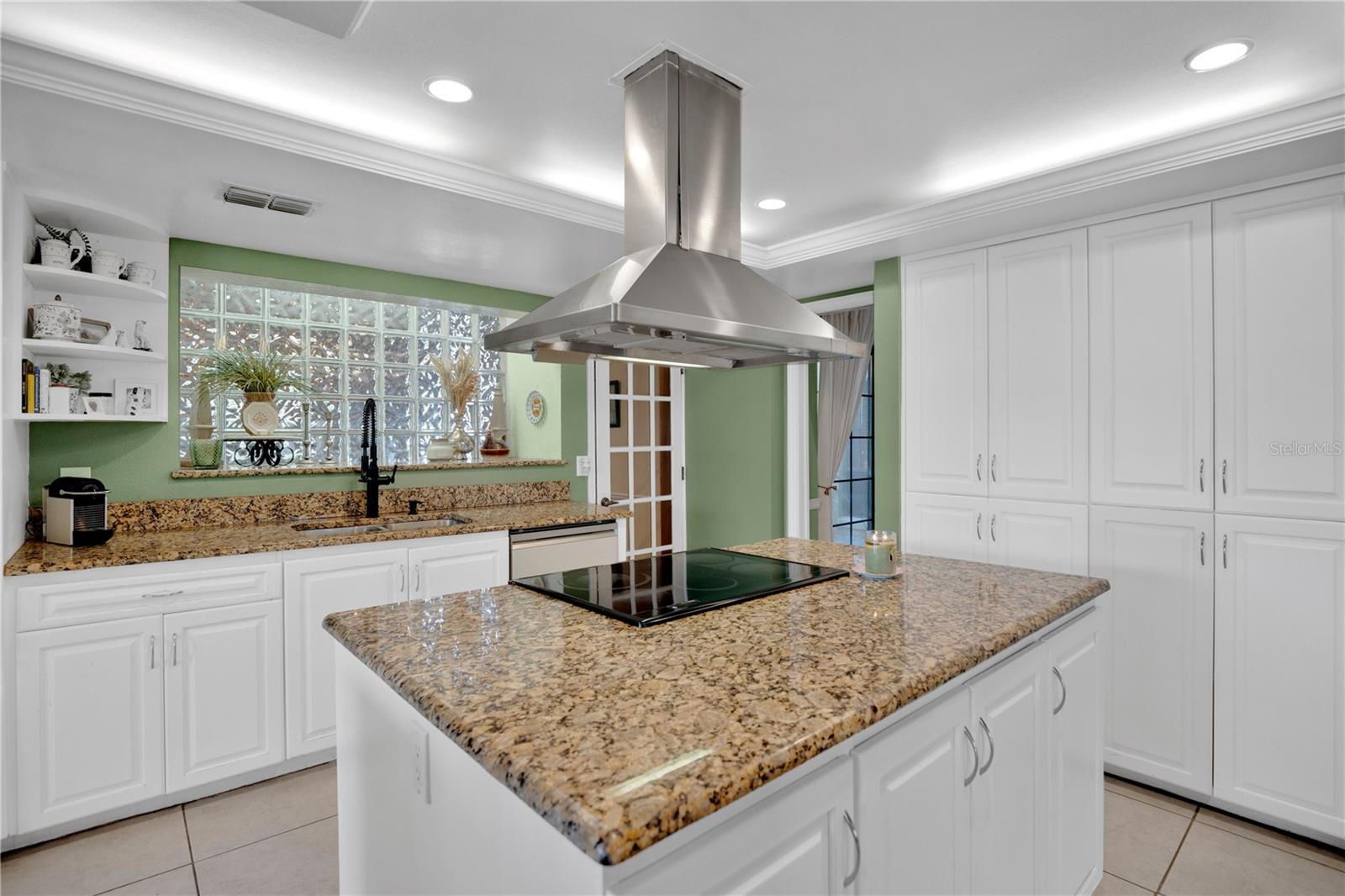 SOUTHERN OAKS - Residential