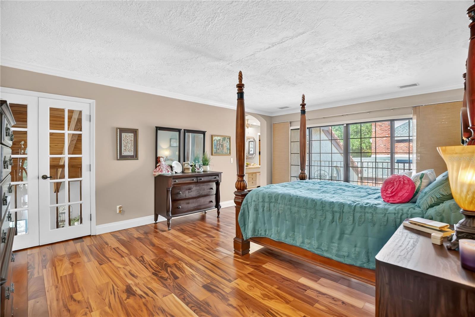 SOUTHERN OAKS - Residential