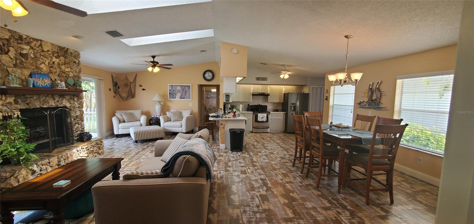 Florida Shores 01 - Residential Income