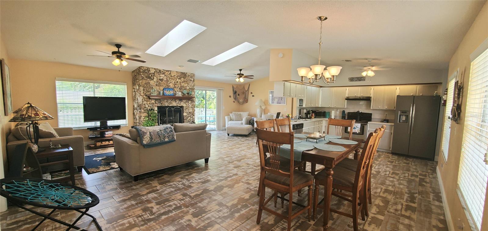 Florida Shores 01 - Residential Income