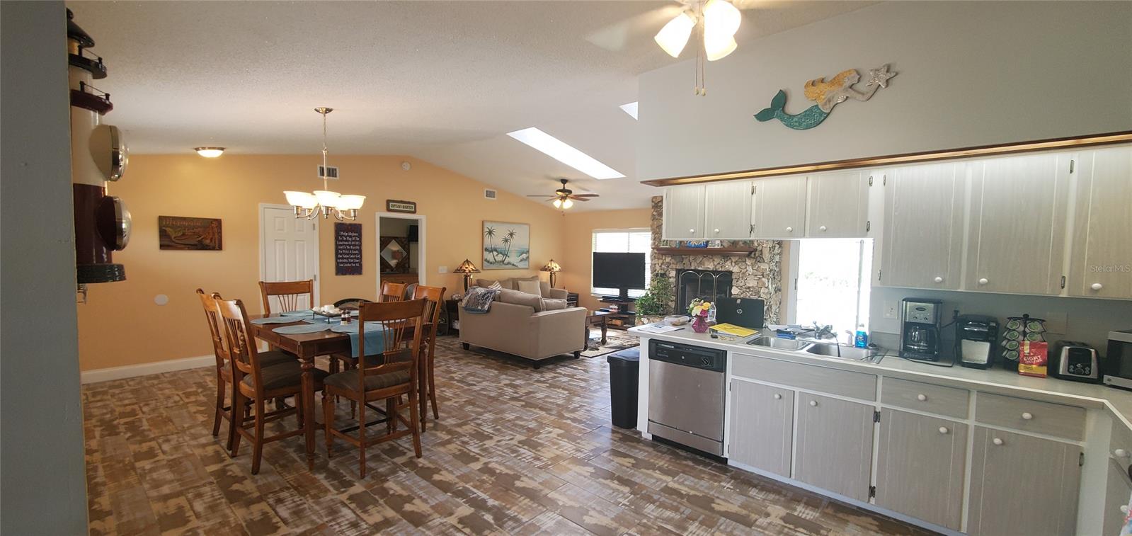 Florida Shores 01 - Residential Income