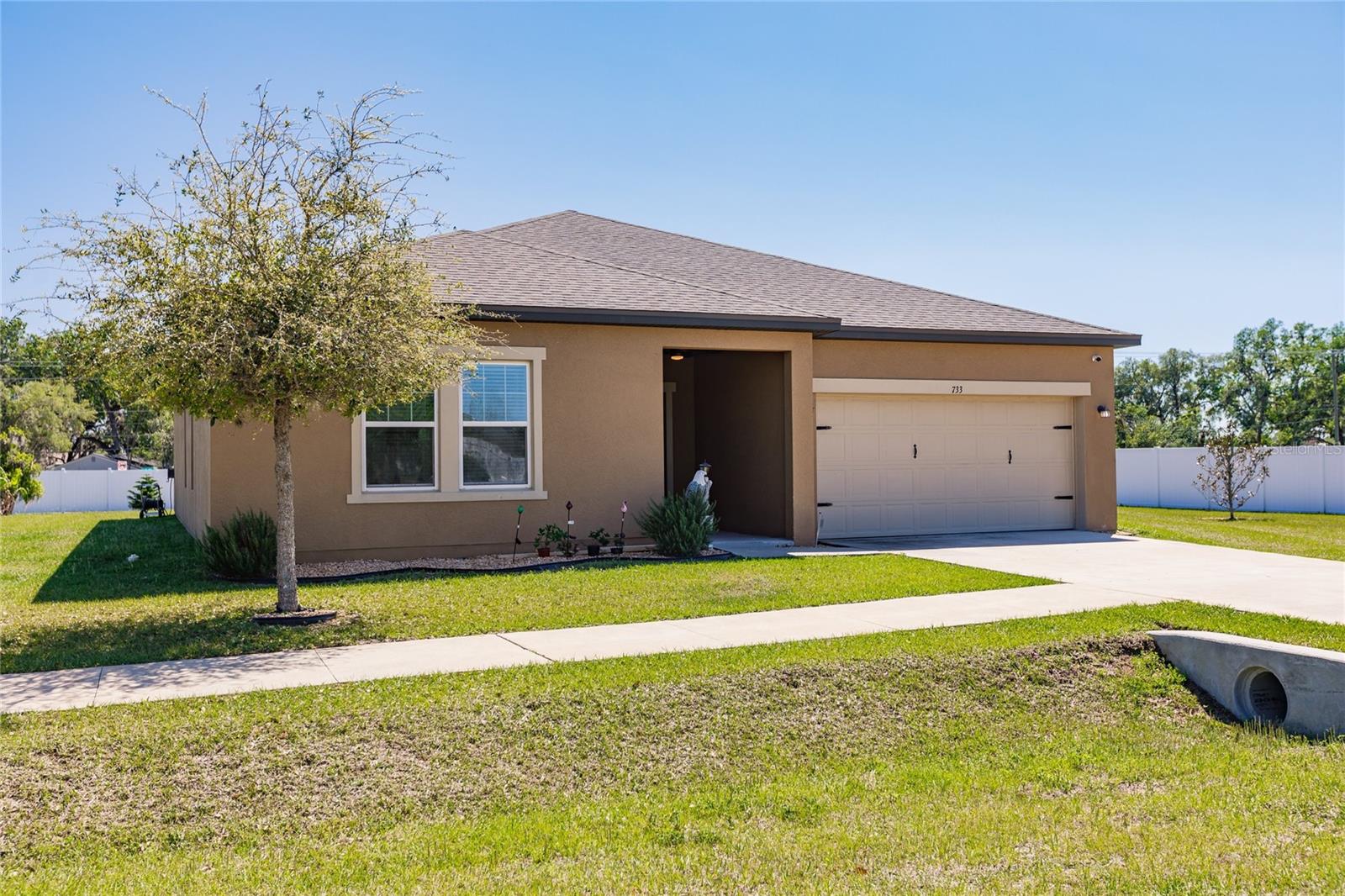 733 GARDEN OAKS SQUARE