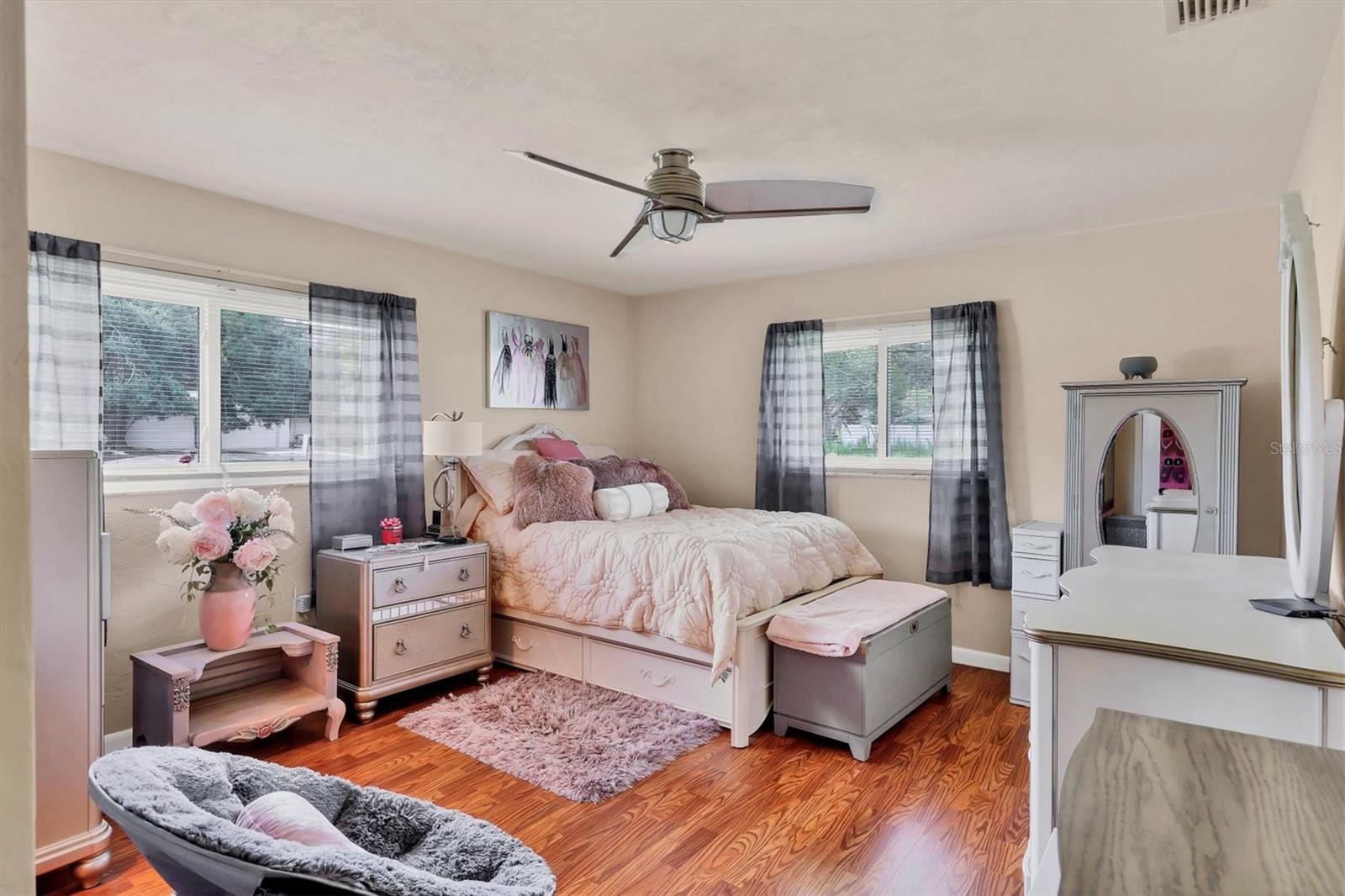 VILLAGE GREEN SEC 15 - Residential