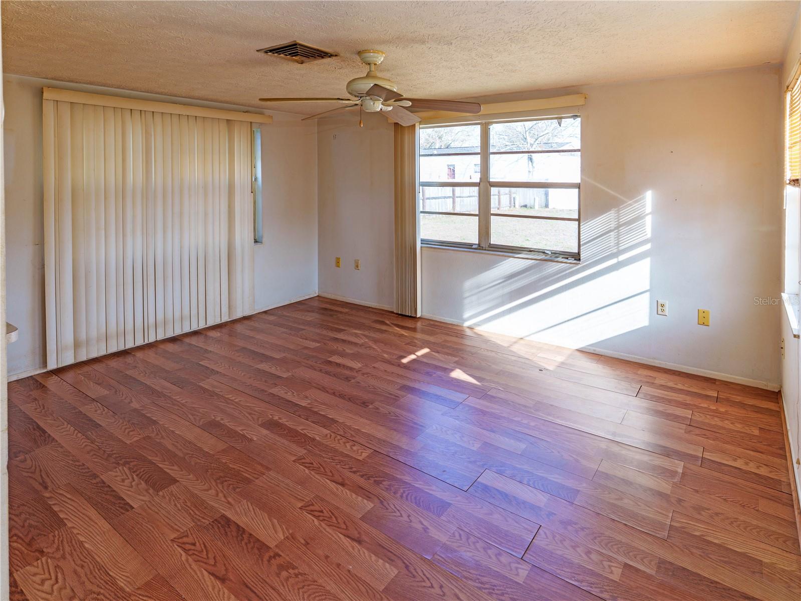 COUNTRY CLUB ESTATES - Residential