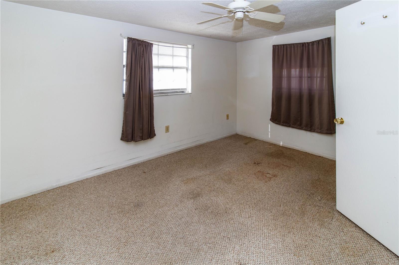 COUNTRY CLUB ESTATES - Residential