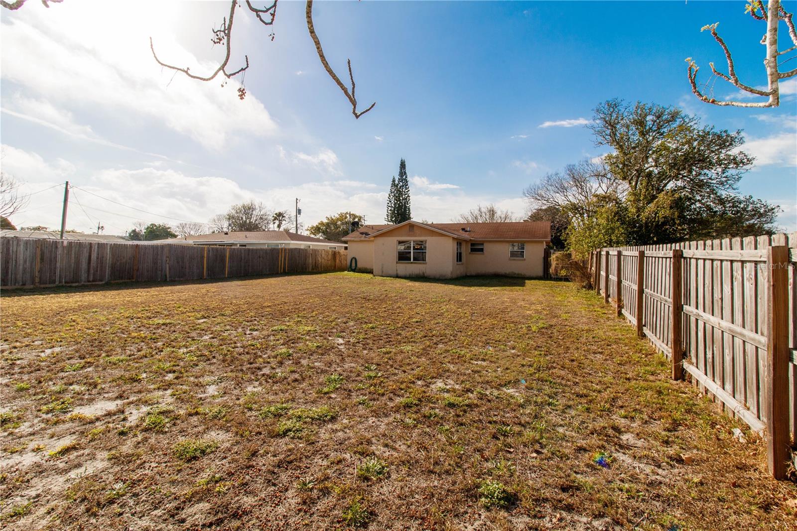 COUNTRY CLUB ESTATES - Residential